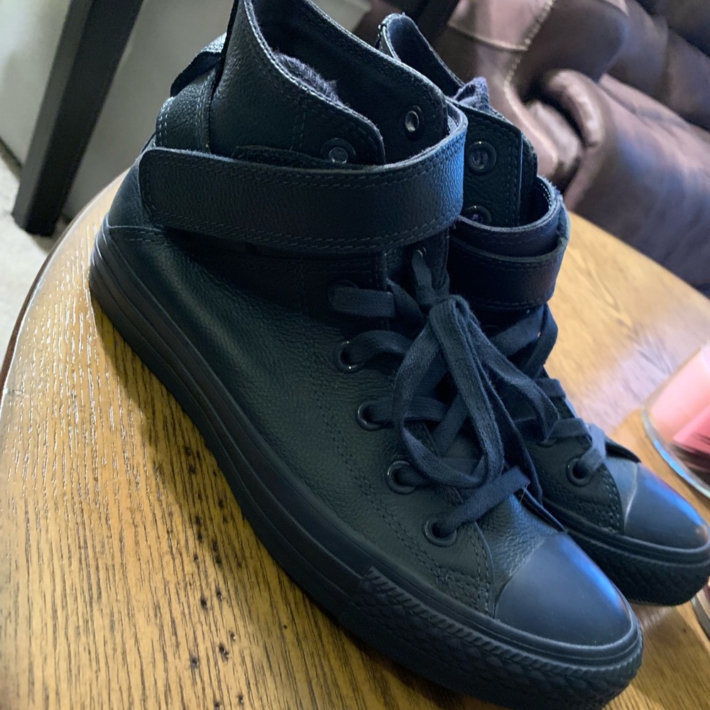 All navy leather converse with strap